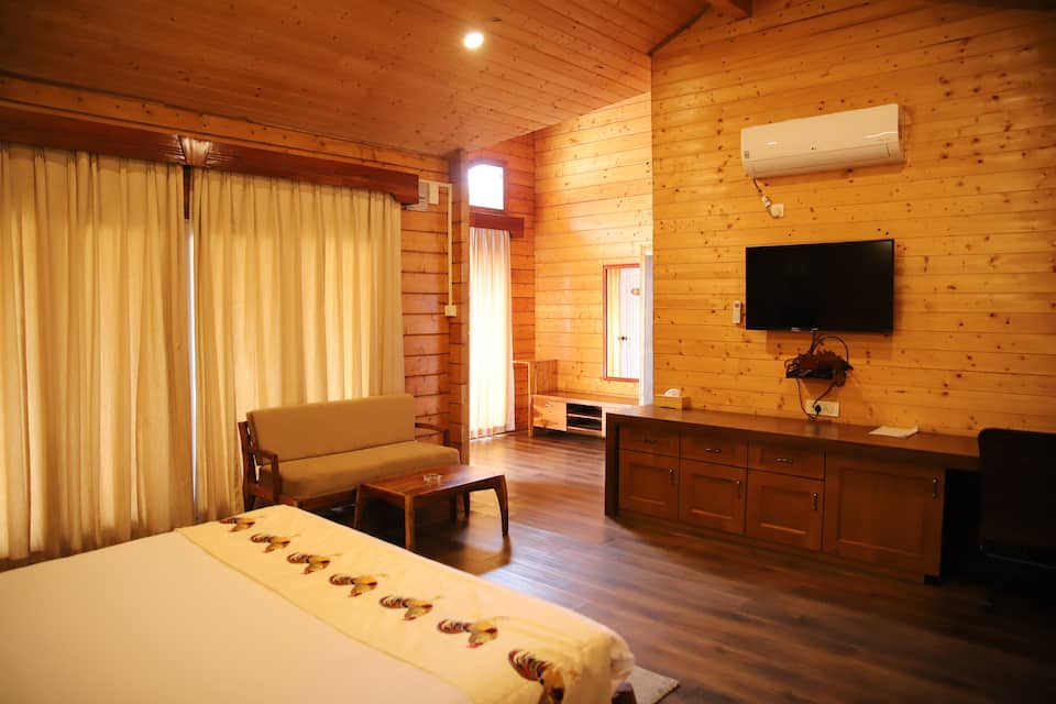 AC Suites Room 3